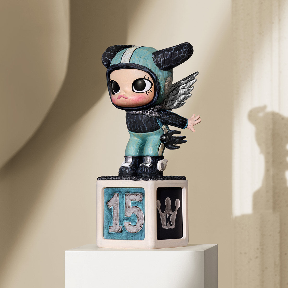 POP MART MOLLY Anniversary Statues Classical Retro Tong Niu Fei Tian Silver Blindbox Land
